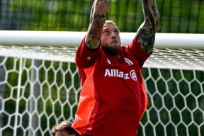 体育官方网页版入口-尤文后卫神勇救险,助球队成功保级,开始开发大学工具.-体育官方网页版入口