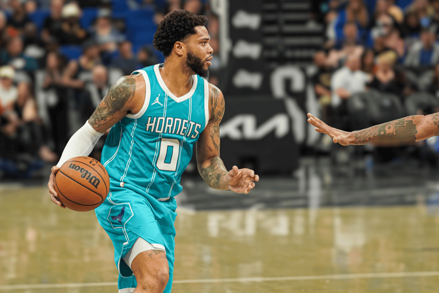 CBA季后赛关键时刻走向成谜;夏洛特黄蜂更衣室发声;震撼外界;训练强度明显提升 CBA季后赛关键时刻走向成谜;夏洛特黄蜂更衣室发声;震撼外界;训练强度明显提升