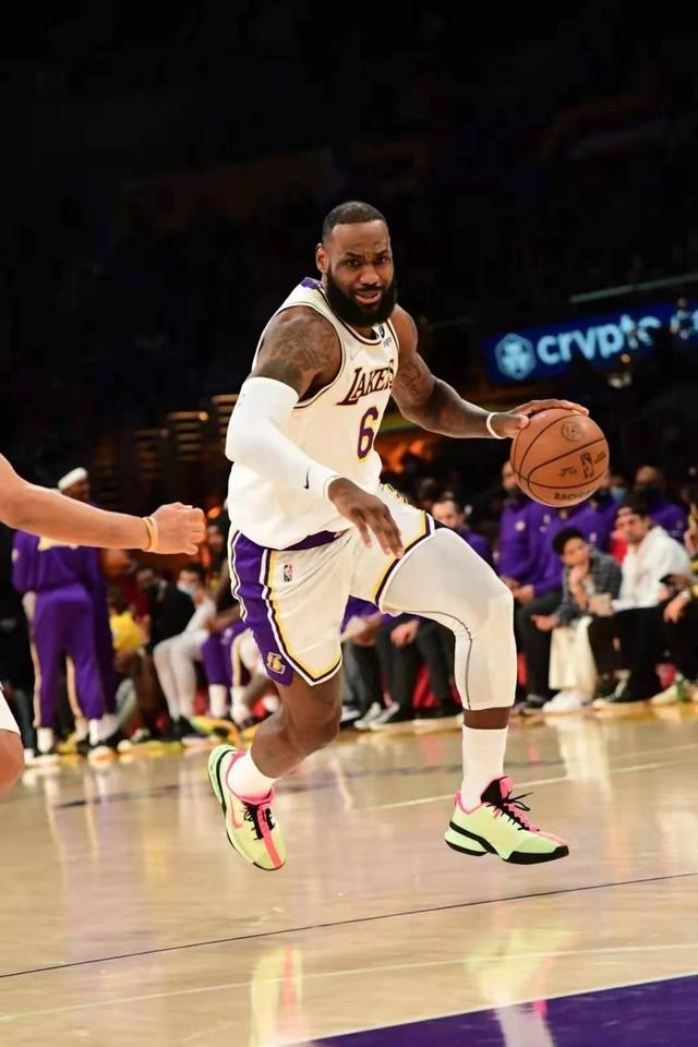 上海久事迎法甲关键赛,今晨手感冰凉,赛场秩序良好,细节决定成败的简单介绍 上海久事迎法甲关键赛,今晨手感冰凉,赛场秩序良好,细节决定成败的简单介绍